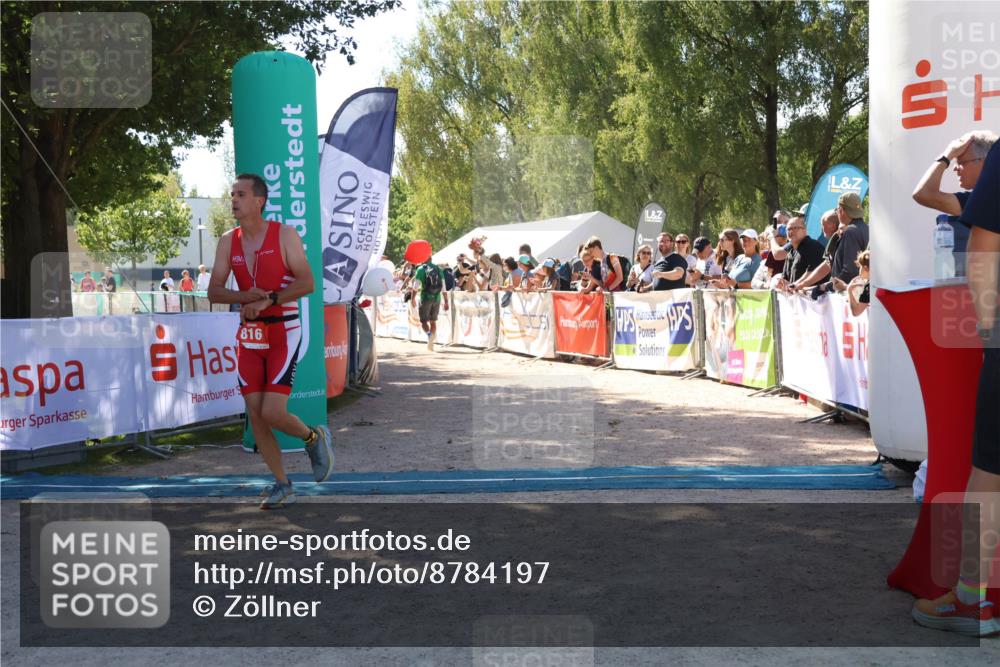 07.09.2025 - 19. Norderstedt Triathlon Zöllner http://msf.ph/oto/8784197 07.09.2025 13:08:09 Ziel 816, 828 meine-sportfotos.de