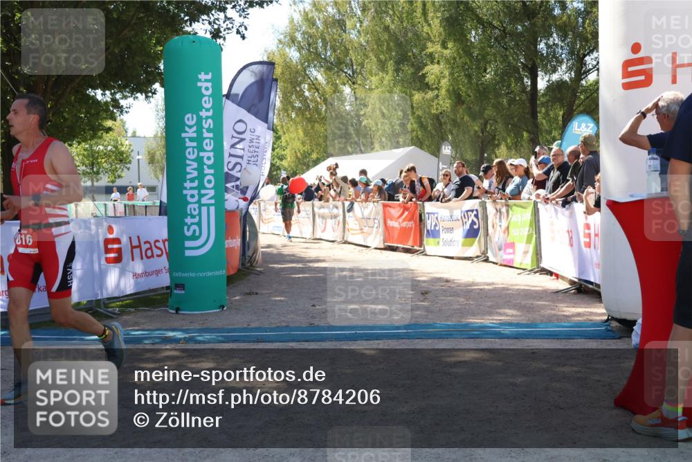 07.09.2025 - 19. Norderstedt Triathlon Zöllner http://msf.ph/oto/8784206 07.09.2025 13:08:09 Ziel 816, 828 meine-sportfotos.de