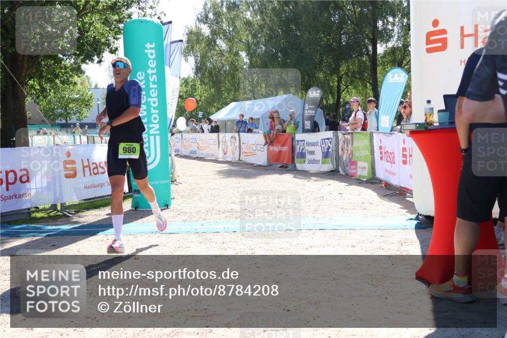 07.09.2025 - 19. Norderstedt Triathlon Zöllner http://msf.ph/oto/8784208 07.09.2025 15:19:21 Ziel 980, 1013 meine-sportfotos.de