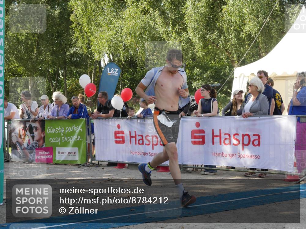 07.09.2025 - 19. Norderstedt Triathlon Zöllner http://msf.ph/oto/8784212 07.09.2025 12:09:16 Ziel 185, 806 meine-sportfotos.de