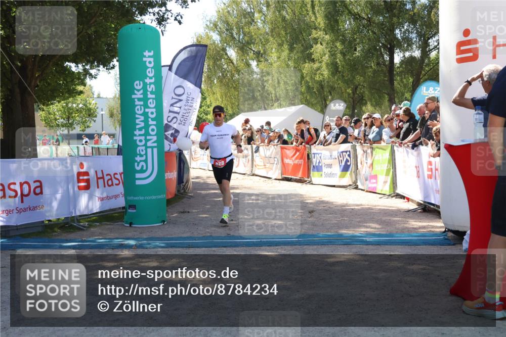 07.09.2025 - 19. Norderstedt Triathlon Zöllner http://msf.ph/oto/8784234 07.09.2025 13:08:14 Ziel 816, 828 meine-sportfotos.de