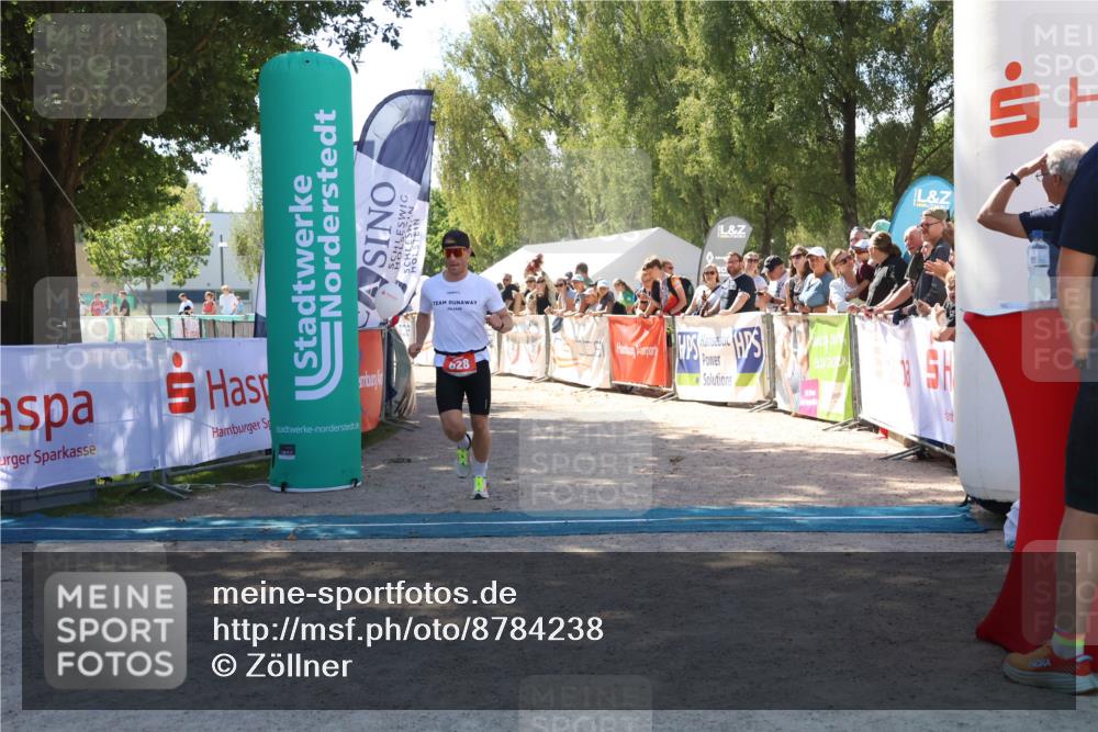 07.09.2025 - 19. Norderstedt Triathlon Zöllner http://msf.ph/oto/8784238 07.09.2025 13:08:14 Ziel 816, 828 meine-sportfotos.de