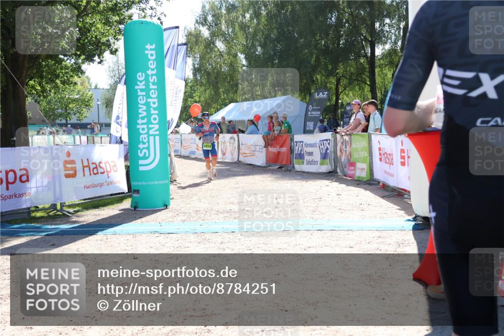 07.09.2025 - 19. Norderstedt Triathlon Zöllner http://msf.ph/oto/8784251 07.09.2025 15:19:48 Ziel 1018 meine-sportfotos.de