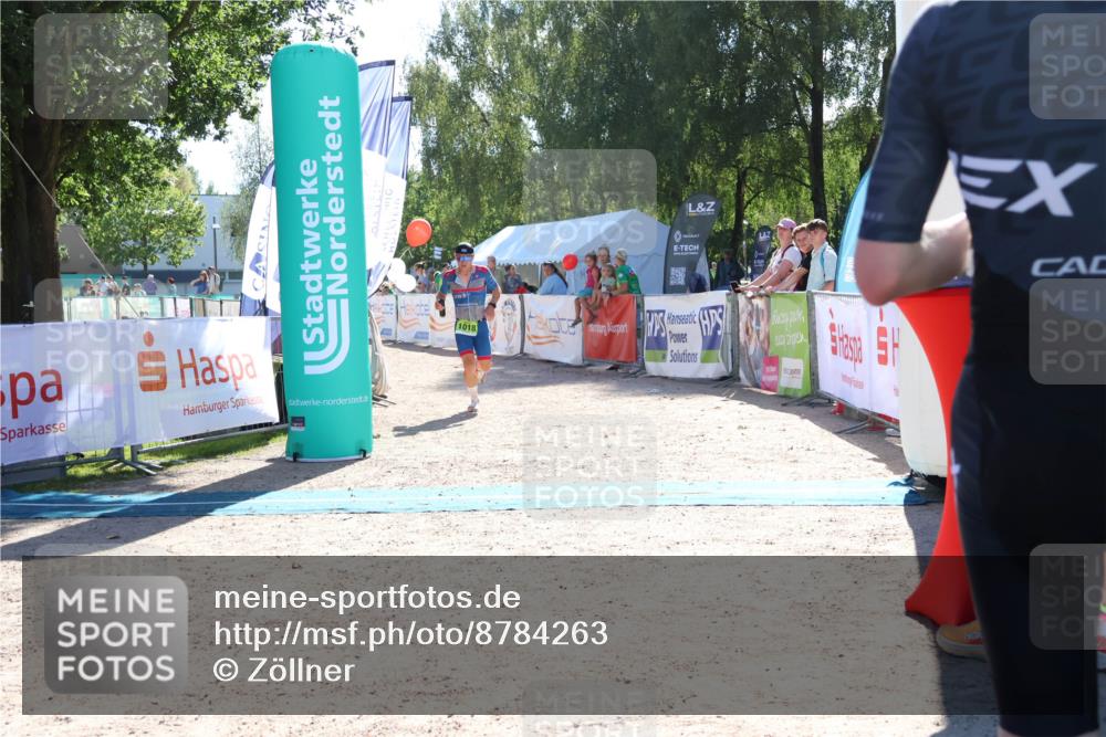 07.09.2025 - 19. Norderstedt Triathlon Zöllner http://msf.ph/oto/8784263 07.09.2025 15:19:48 Ziel 1018 meine-sportfotos.de