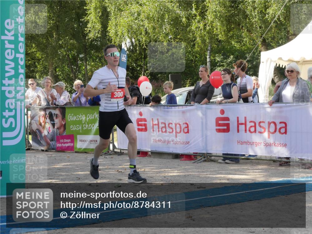 07.09.2025 - 19. Norderstedt Triathlon Zöllner http://msf.ph/oto/8784311 07.09.2025 12:11:16 Ziel 300, 1155 meine-sportfotos.de