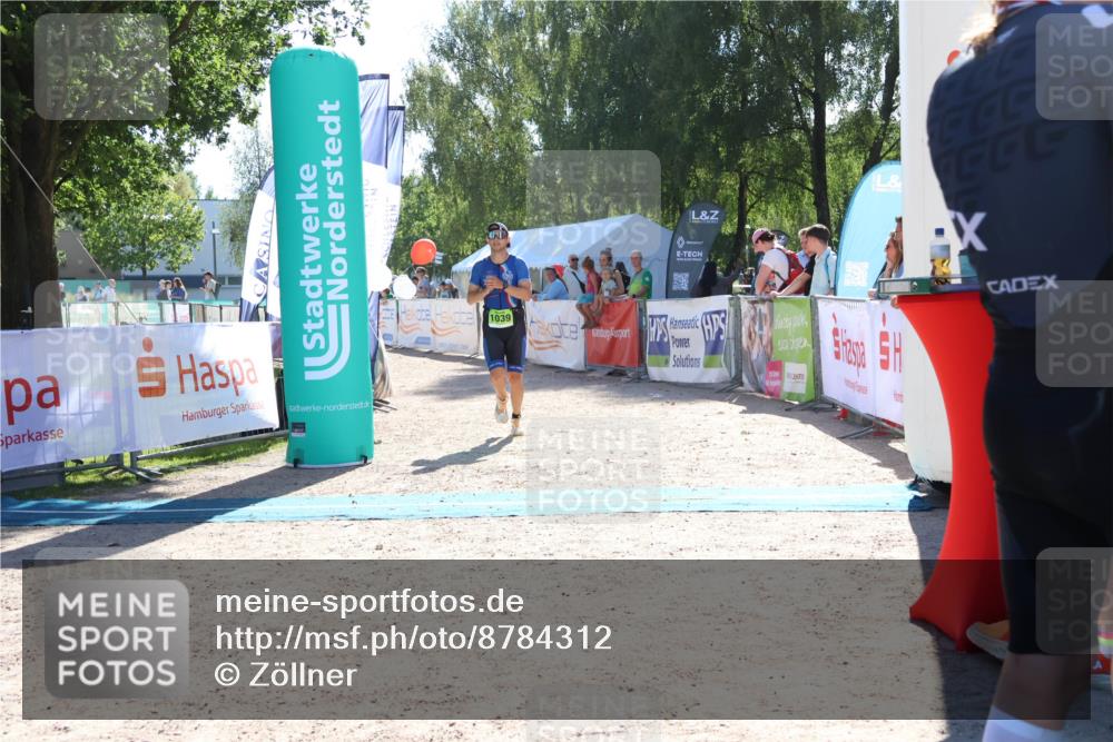 07.09.2025 - 19. Norderstedt Triathlon Zöllner http://msf.ph/oto/8784312 07.09.2025 15:20:16 Ziel 1039 meine-sportfotos.de