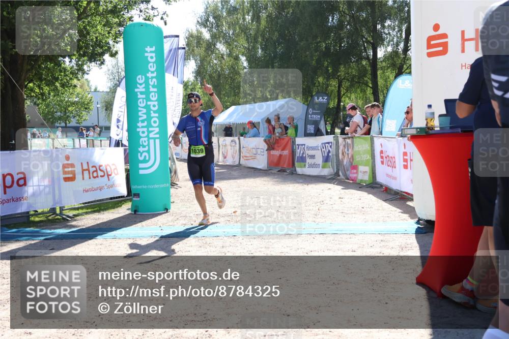 07.09.2025 - 19. Norderstedt Triathlon Zöllner http://msf.ph/oto/8784325 07.09.2025 15:20:17 Ziel 1039 meine-sportfotos.de