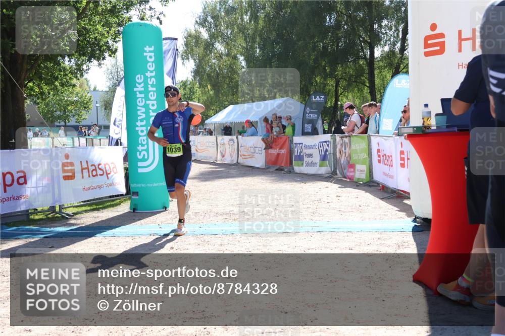07.09.2025 - 19. Norderstedt Triathlon Zöllner http://msf.ph/oto/8784328 07.09.2025 15:20:17 Ziel 1039 meine-sportfotos.de