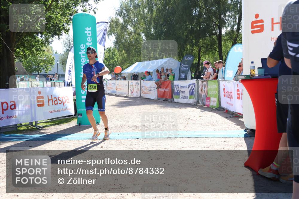 07.09.2025 - 19. Norderstedt Triathlon Zöllner http://msf.ph/oto/8784332 07.09.2025 15:20:18 Ziel 1039 meine-sportfotos.de