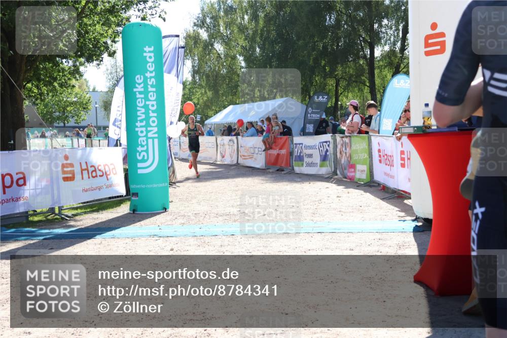 07.09.2025 - 19. Norderstedt Triathlon Zöllner http://msf.ph/oto/8784341 07.09.2025 15:20:31 Ziel 997 meine-sportfotos.de