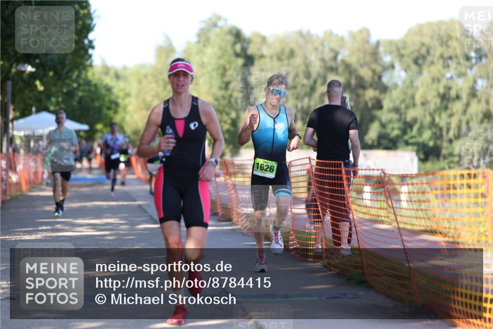 07.09.2025 - 19. Norderstedt Triathlon Michael Strokosch http://msf.ph/oto/8784415 07.09.2025 16:14:11 Laufen 377, 452, 946, 1552, 1626, 1629 meine-sportfotos.de