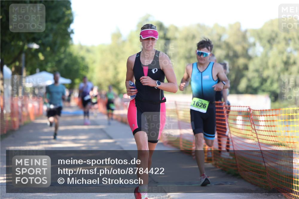 07.09.2025 - 19. Norderstedt Triathlon Michael Strokosch http://msf.ph/oto/8784422 07.09.2025 16:14:12 Laufen 377, 452, 946, 1552, 1626, 1629 meine-sportfotos.de