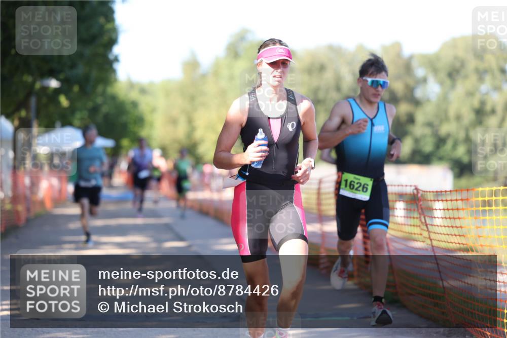 07.09.2025 - 19. Norderstedt Triathlon Michael Strokosch http://msf.ph/oto/8784426 07.09.2025 16:14:12 Laufen 377, 452, 946, 1552, 1626, 1629 meine-sportfotos.de