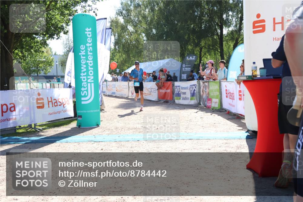 07.09.2025 - 19. Norderstedt Triathlon Zöllner http://msf.ph/oto/8784442 07.09.2025 15:20:56 Ziel 880 meine-sportfotos.de