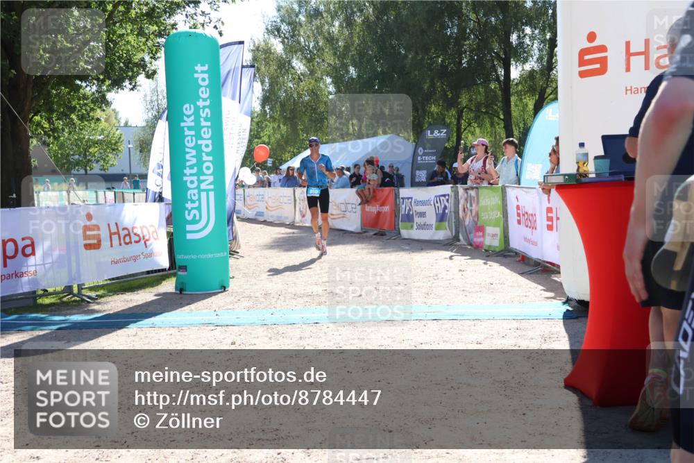 07.09.2025 - 19. Norderstedt Triathlon Zöllner http://msf.ph/oto/8784447 07.09.2025 15:20:57 Ziel 880 meine-sportfotos.de