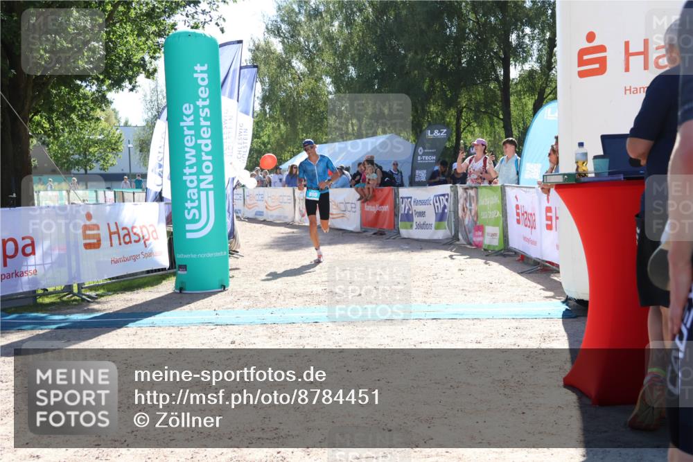 07.09.2025 - 19. Norderstedt Triathlon Zöllner http://msf.ph/oto/8784451 07.09.2025 15:20:57 Ziel 880 meine-sportfotos.de