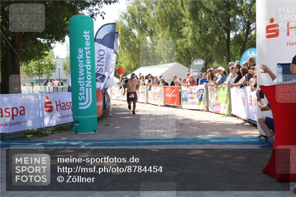 07.09.2025 - 19. Norderstedt Triathlon Zöllner http://msf.ph/oto/8784454 07.09.2025 13:09:36 Ziel 715 meine-sportfotos.de