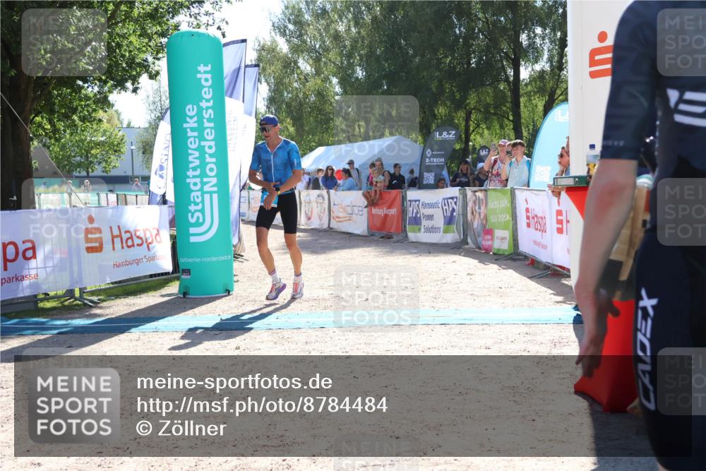 07.09.2025 - 19. Norderstedt Triathlon Zöllner http://msf.ph/oto/8784484 07.09.2025 15:20:58 Ziel 880 meine-sportfotos.de