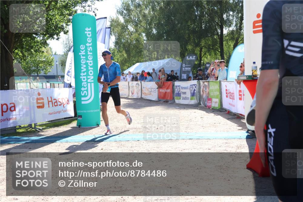 07.09.2025 - 19. Norderstedt Triathlon Zöllner http://msf.ph/oto/8784486 07.09.2025 15:20:58 Ziel 880 meine-sportfotos.de