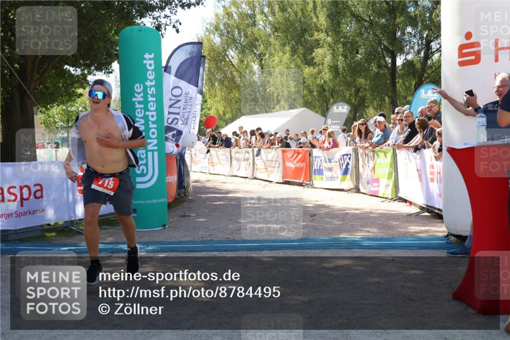 07.09.2025 - 19. Norderstedt Triathlon Zöllner http://msf.ph/oto/8784495 07.09.2025 13:09:39 Ziel 715 meine-sportfotos.de