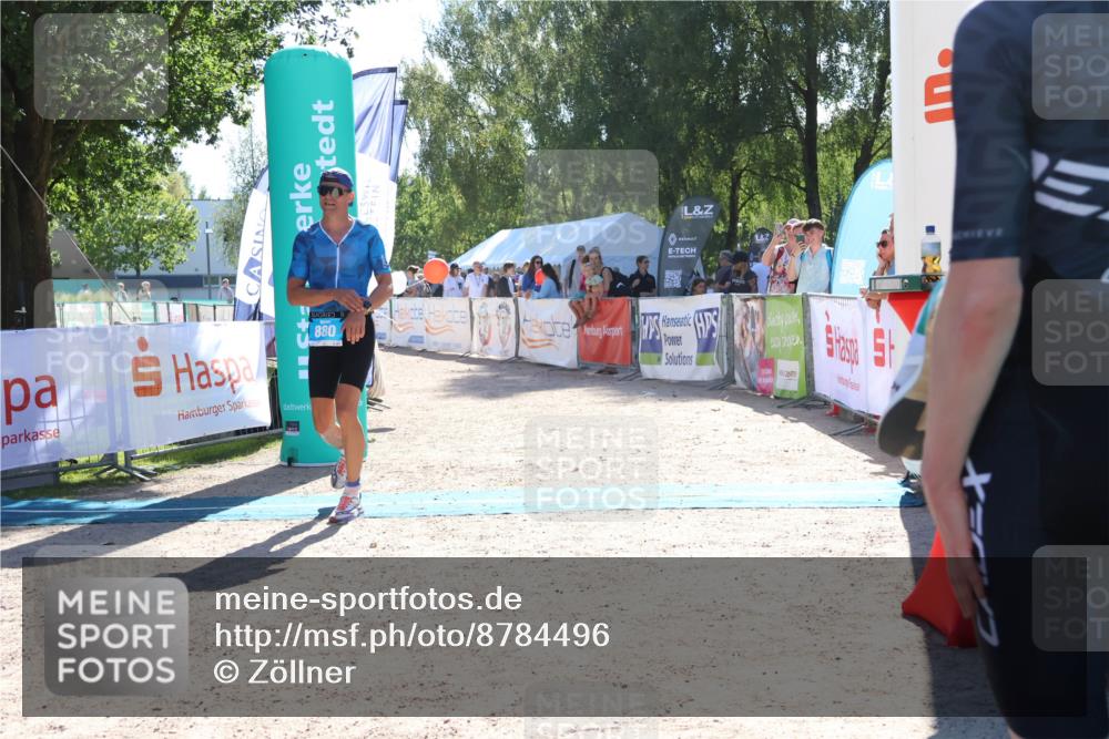 07.09.2025 - 19. Norderstedt Triathlon Zöllner http://msf.ph/oto/8784496 07.09.2025 15:20:59 Ziel 880 meine-sportfotos.de