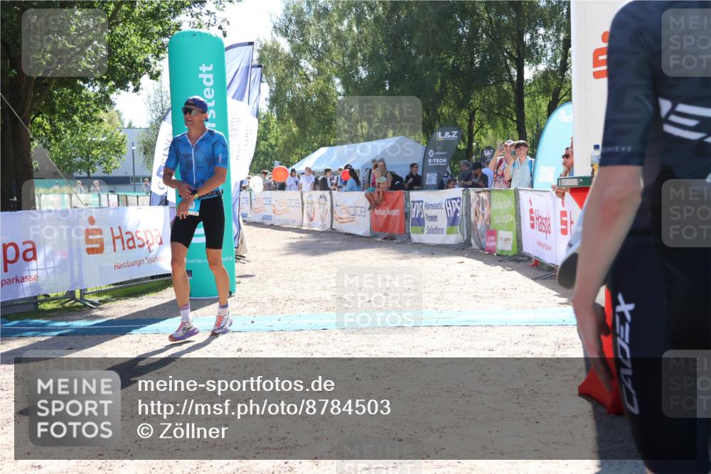 07.09.2025 - 19. Norderstedt Triathlon Zöllner http://msf.ph/oto/8784503 07.09.2025 15:20:59 Ziel 880 meine-sportfotos.de