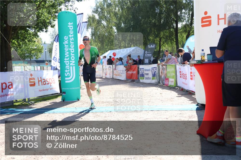 07.09.2025 - 19. Norderstedt Triathlon Zöllner http://msf.ph/oto/8784525 07.09.2025 15:21:49 Ziel 979, 1014 meine-sportfotos.de