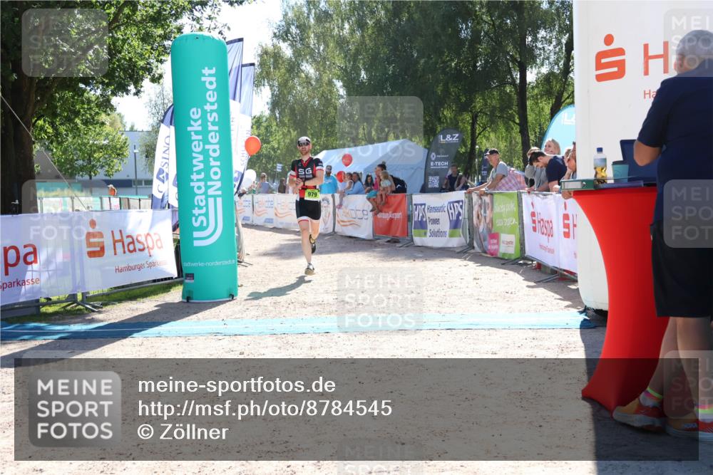 07.09.2025 - 19. Norderstedt Triathlon Zöllner http://msf.ph/oto/8784545 07.09.2025 15:21:51 Ziel 979, 1014 meine-sportfotos.de