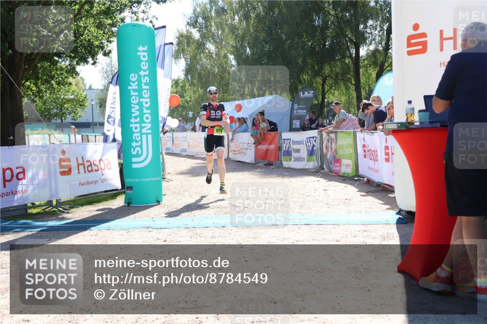 07.09.2025 - 19. Norderstedt Triathlon Zöllner http://msf.ph/oto/8784549 07.09.2025 15:21:51 Ziel 979, 1014 meine-sportfotos.de