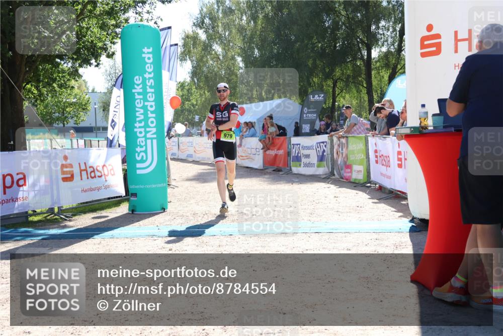 07.09.2025 - 19. Norderstedt Triathlon Zöllner http://msf.ph/oto/8784554 07.09.2025 15:21:52 Ziel 979, 1014 meine-sportfotos.de