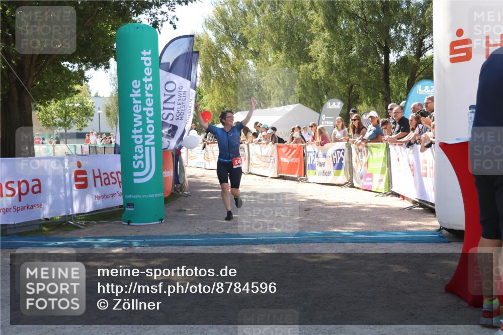 07.09.2025 - 19. Norderstedt Triathlon Zöllner http://msf.ph/oto/8784596 07.09.2025 13:10:42 Ziel 243 meine-sportfotos.de