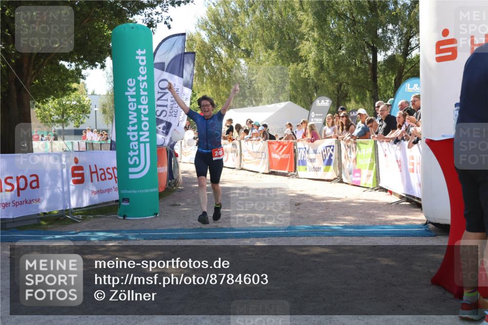07.09.2025 - 19. Norderstedt Triathlon Zöllner http://msf.ph/oto/8784603 07.09.2025 13:10:43 Ziel 243 meine-sportfotos.de