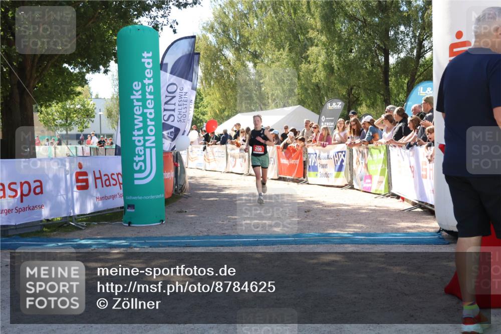 07.09.2025 - 19. Norderstedt Triathlon Zöllner http://msf.ph/oto/8784625 07.09.2025 13:11:07 Ziel 208 meine-sportfotos.de