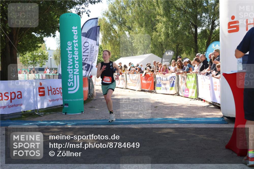 07.09.2025 - 19. Norderstedt Triathlon Zöllner http://msf.ph/oto/8784649 07.09.2025 13:11:09 Ziel 208 meine-sportfotos.de