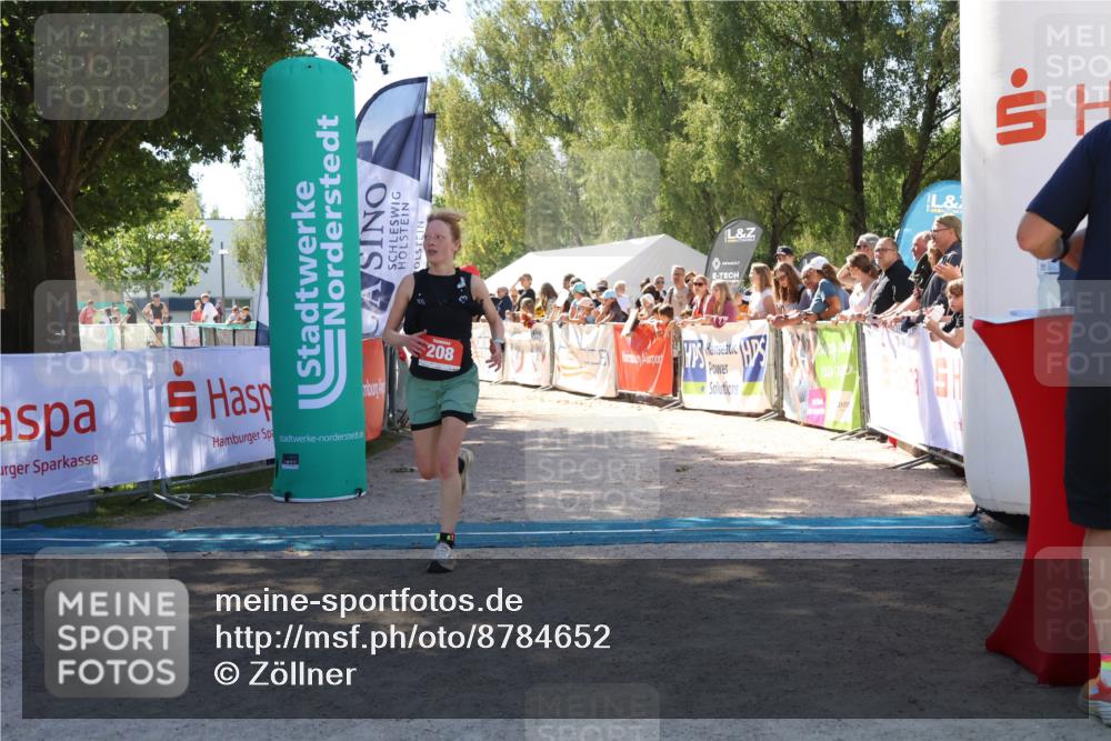 07.09.2025 - 19. Norderstedt Triathlon Zöllner http://msf.ph/oto/8784652 07.09.2025 13:11:09 Ziel 208 meine-sportfotos.de