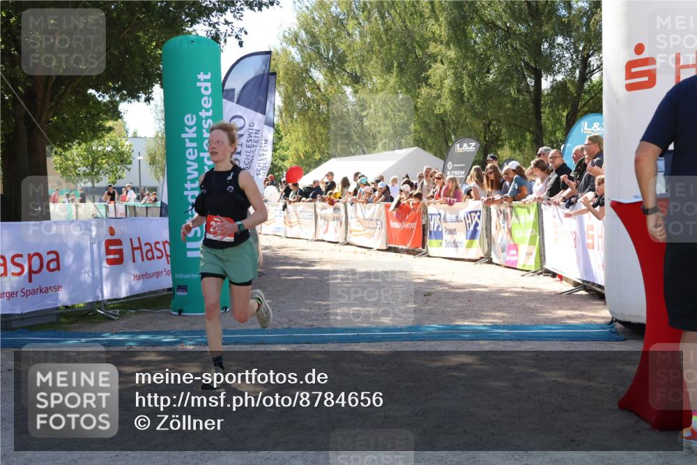 07.09.2025 - 19. Norderstedt Triathlon Zöllner http://msf.ph/oto/8784656 07.09.2025 13:11:09 Ziel 208 meine-sportfotos.de
