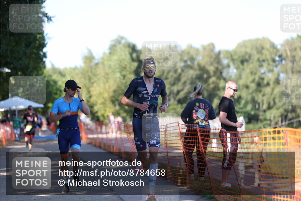07.09.2025 - 19. Norderstedt Triathlon Michael Strokosch http://msf.ph/oto/8784658 07.09.2025 16:14:37 Laufen 425, 527, 528, 938, 1073, 1433 meine-sportfotos.de