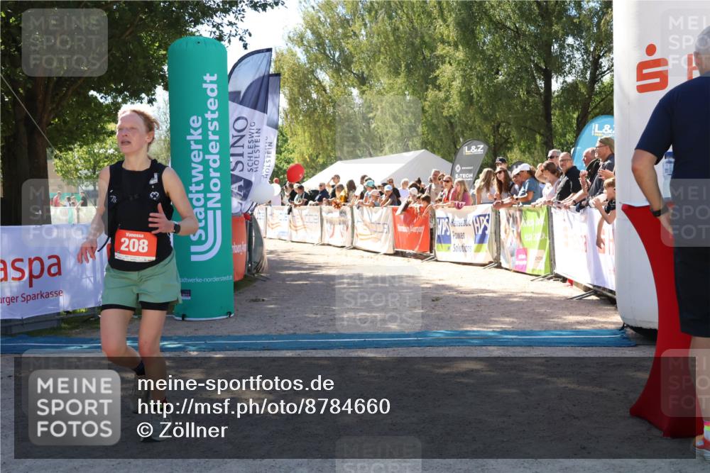 07.09.2025 - 19. Norderstedt Triathlon Zöllner http://msf.ph/oto/8784660 07.09.2025 13:11:10 Ziel 208 meine-sportfotos.de