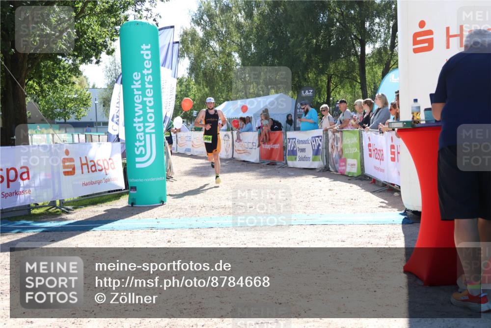 07.09.2025 - 19. Norderstedt Triathlon Zöllner http://msf.ph/oto/8784668 07.09.2025 15:23:08 Ziel 999, 1016 meine-sportfotos.de