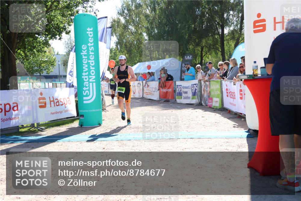 07.09.2025 - 19. Norderstedt Triathlon Zöllner http://msf.ph/oto/8784677 07.09.2025 15:23:09 Ziel 999, 1016 meine-sportfotos.de