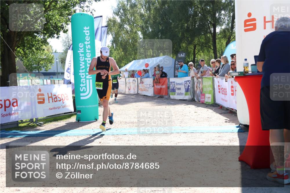 07.09.2025 - 19. Norderstedt Triathlon Zöllner http://msf.ph/oto/8784685 07.09.2025 15:23:10 Ziel 999, 1016 meine-sportfotos.de
