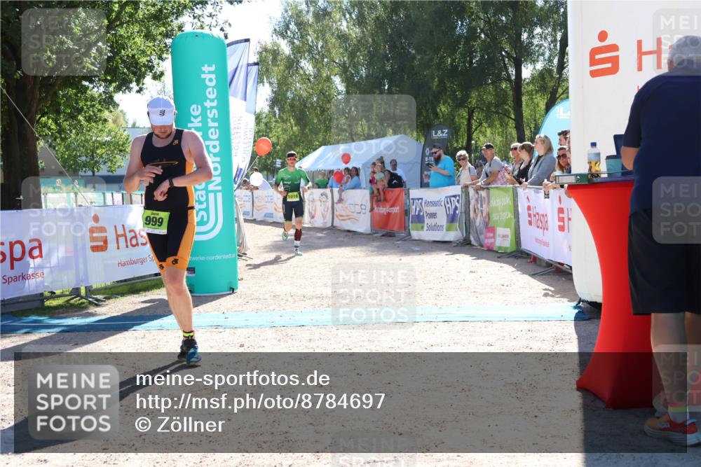 07.09.2025 - 19. Norderstedt Triathlon Zöllner http://msf.ph/oto/8784697 07.09.2025 15:23:11 Ziel 999, 1016 meine-sportfotos.de