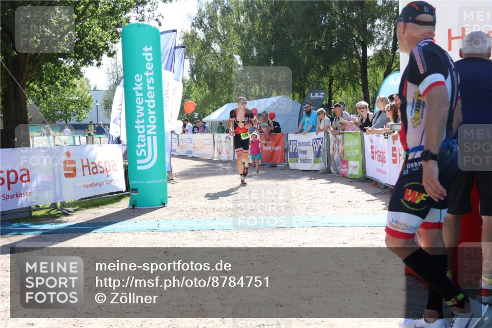07.09.2025 - 19. Norderstedt Triathlon Zöllner http://msf.ph/oto/8784751 07.09.2025 15:24:23 Ziel 978 meine-sportfotos.de