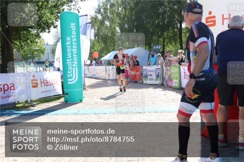 07.09.2025 - 19. Norderstedt Triathlon Zöllner http://msf.ph/oto/8784755 07.09.2025 15:24:24 Ziel 978 meine-sportfotos.de
