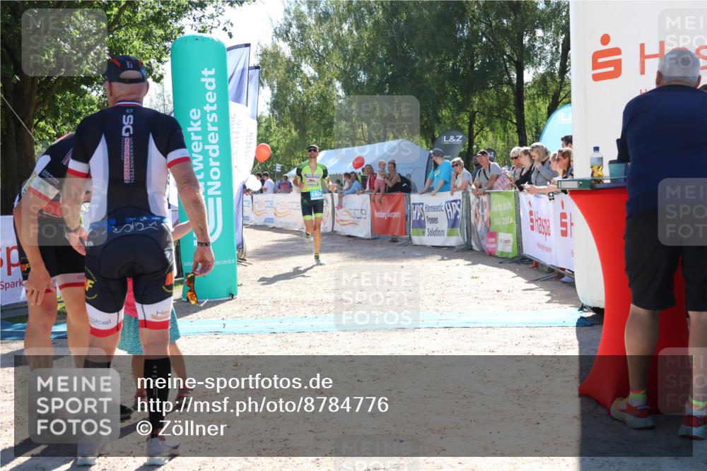 07.09.2025 - 19. Norderstedt Triathlon Zöllner http://msf.ph/oto/8784776 07.09.2025 15:24:30 Ziel 978, 1469 meine-sportfotos.de
