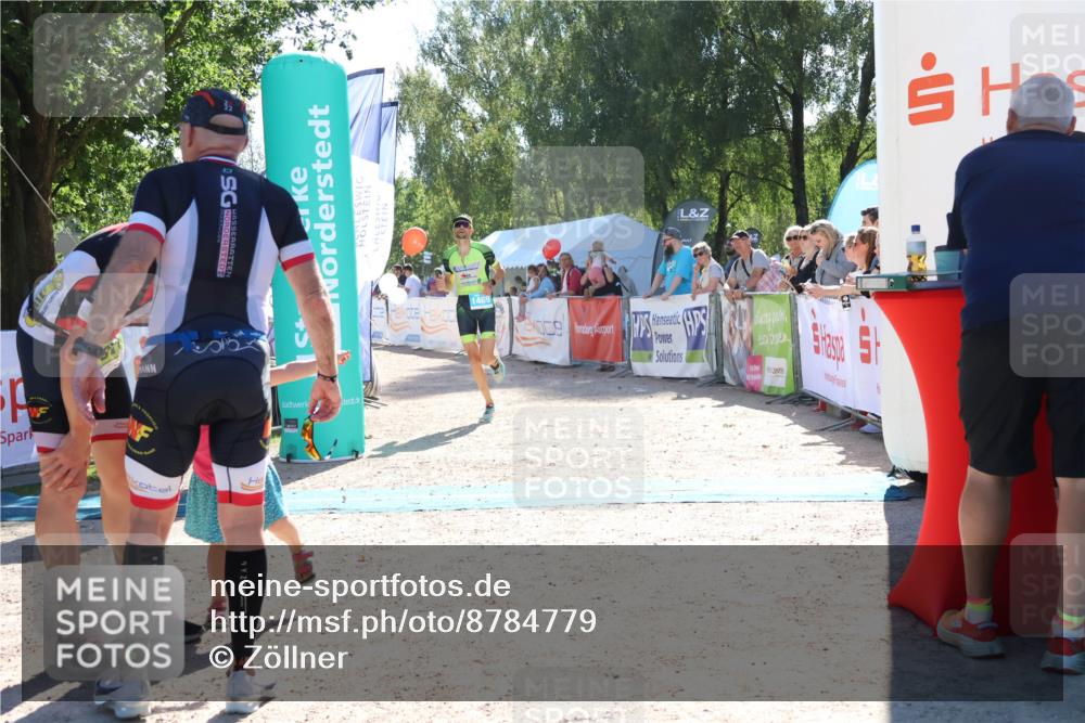 07.09.2025 - 19. Norderstedt Triathlon Zöllner http://msf.ph/oto/8784779 07.09.2025 15:24:31 Ziel 978, 1469 meine-sportfotos.de