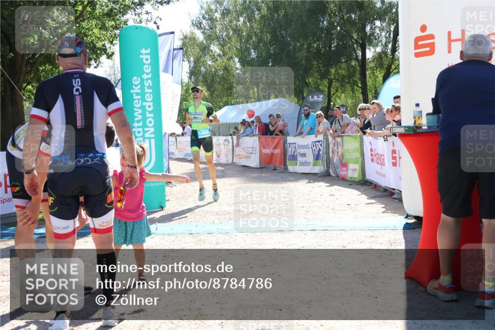 07.09.2025 - 19. Norderstedt Triathlon Zöllner http://msf.ph/oto/8784786 07.09.2025 15:24:31 Ziel 978, 1469 meine-sportfotos.de