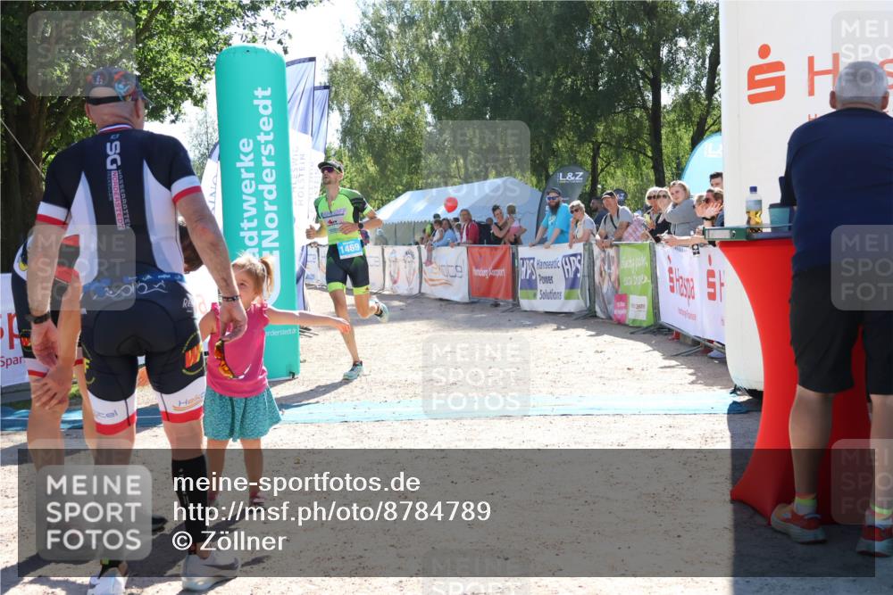 07.09.2025 - 19. Norderstedt Triathlon Zöllner http://msf.ph/oto/8784789 07.09.2025 15:24:31 Ziel 978, 1469 meine-sportfotos.de