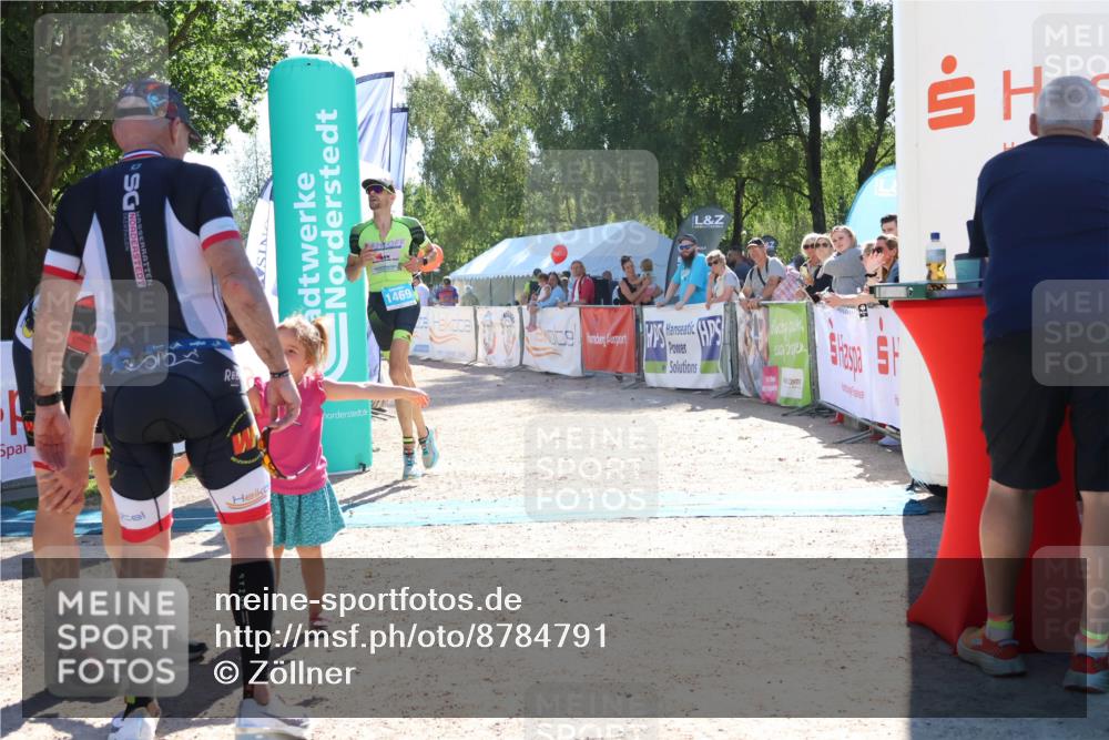 07.09.2025 - 19. Norderstedt Triathlon Zöllner http://msf.ph/oto/8784791 07.09.2025 15:24:32 Ziel 978, 1469 meine-sportfotos.de