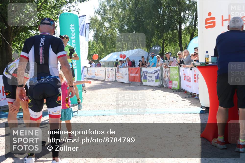 07.09.2025 - 19. Norderstedt Triathlon Zöllner http://msf.ph/oto/8784799 07.09.2025 15:24:32 Ziel 978, 1469 meine-sportfotos.de